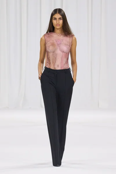 Look 32